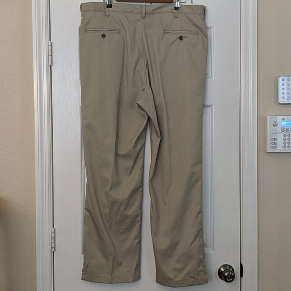 Haggar Men's Chinos in Light Gray - Picture 3 of 6